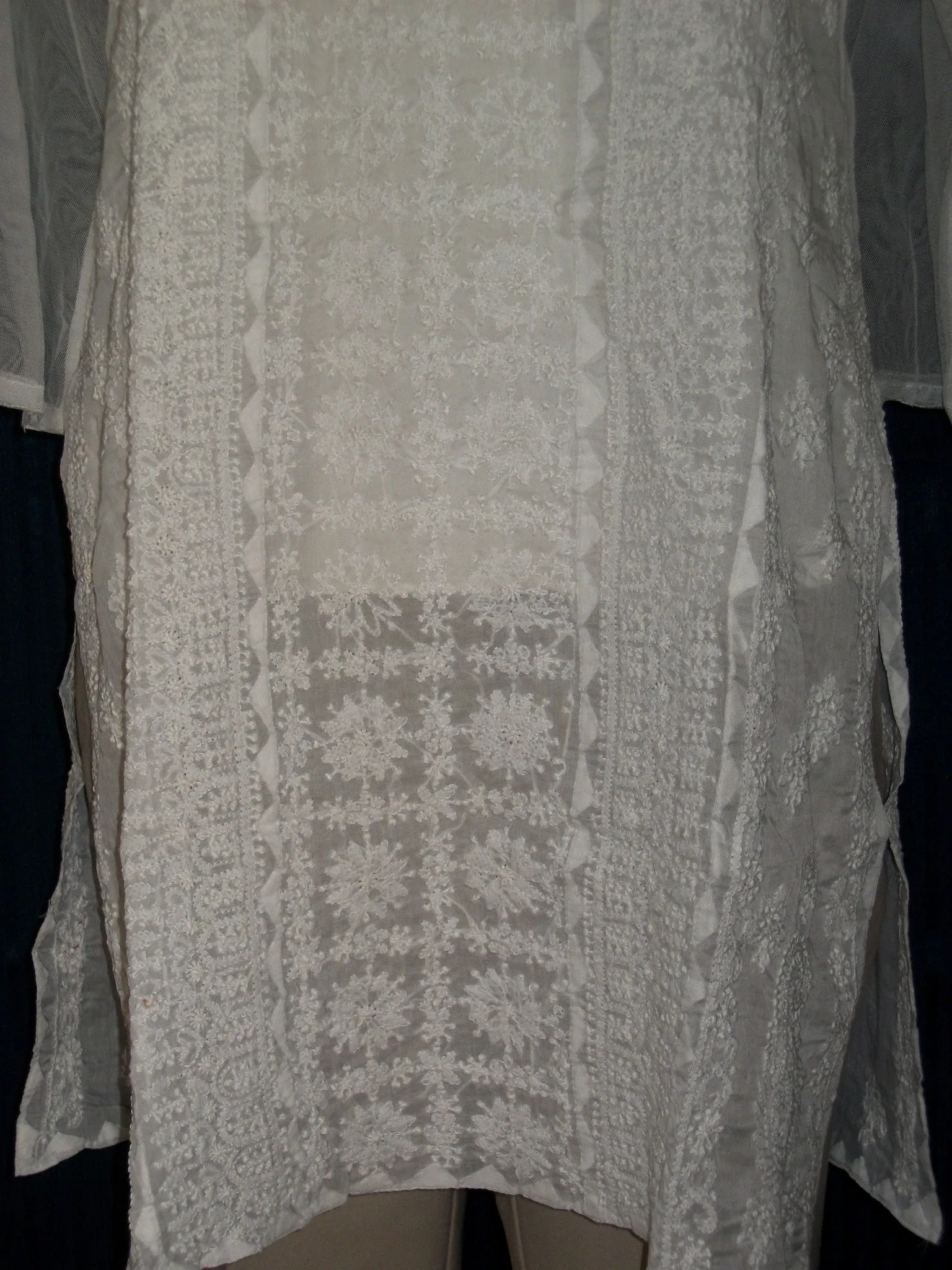 Blouse 063 White Cotton Hand Embroidered Tunic Top Kurti Medium Size