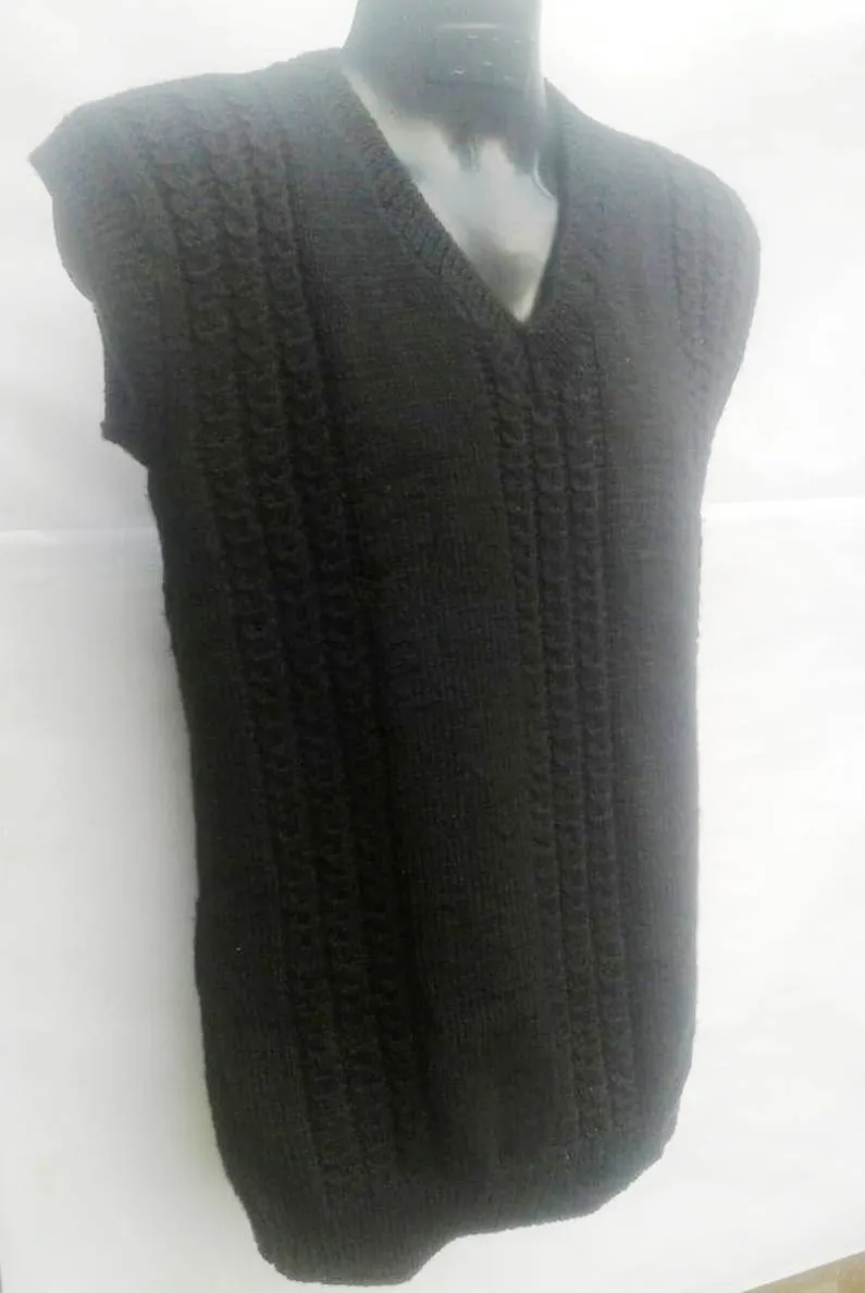 Graceful Look With Black Woollen Graminarts Half Pullover Vest For Men