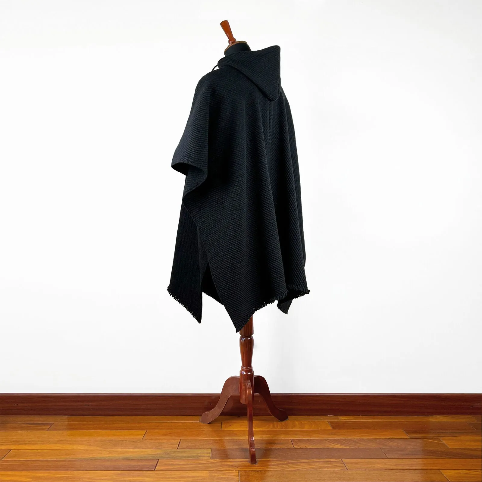 Llama Wool Unisex South American Handwoven Poncho M-XXL - solid black pattern