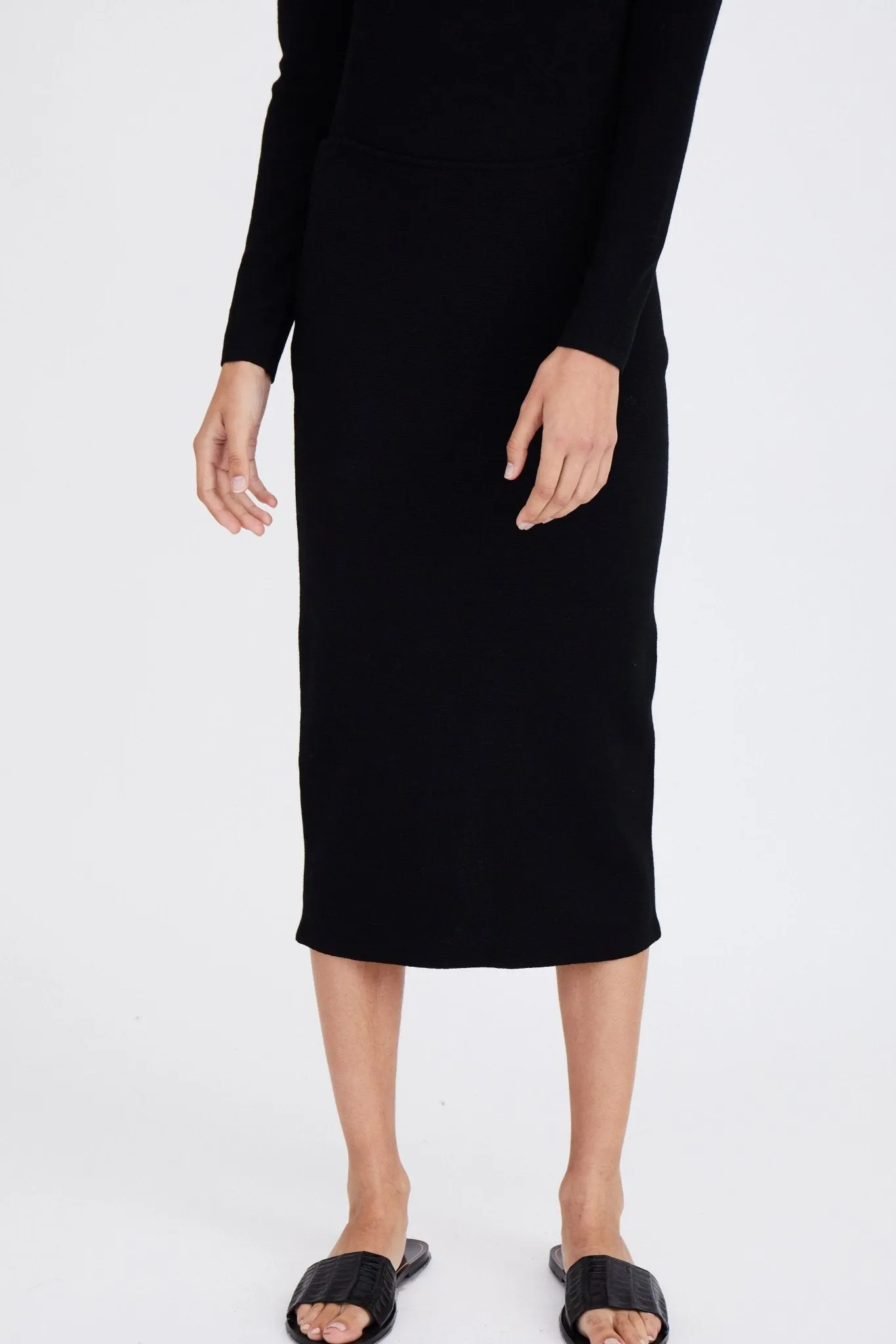 MADISON FITTED PENCIL SKIRT IN SUPER FINE MERINO KNIT