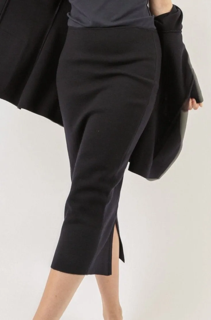 MADISON FITTED PENCIL SKIRT IN SUPER FINE MERINO KNIT