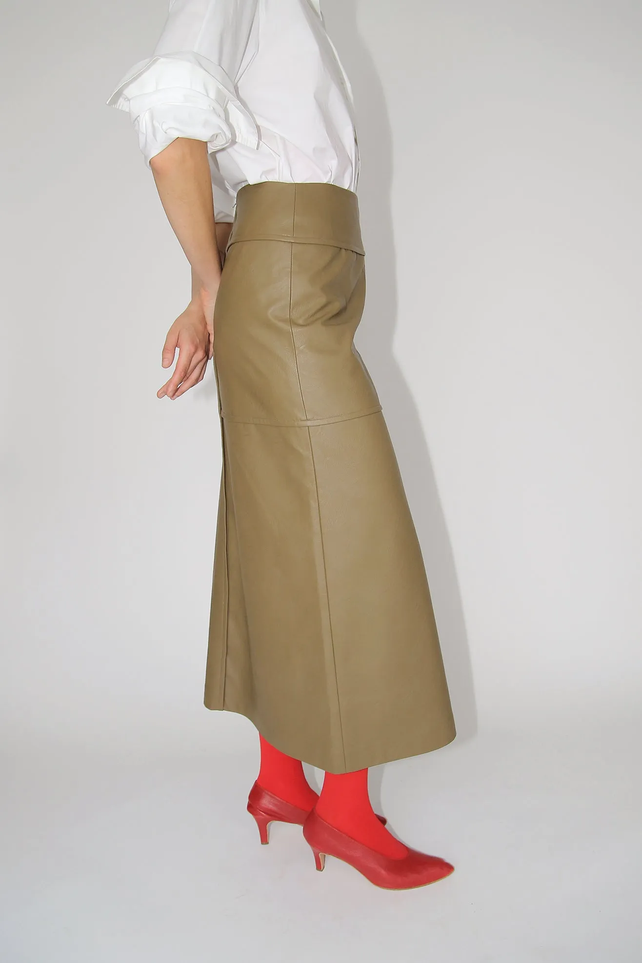 MR. LARKIN, Anja Skirt, Olive