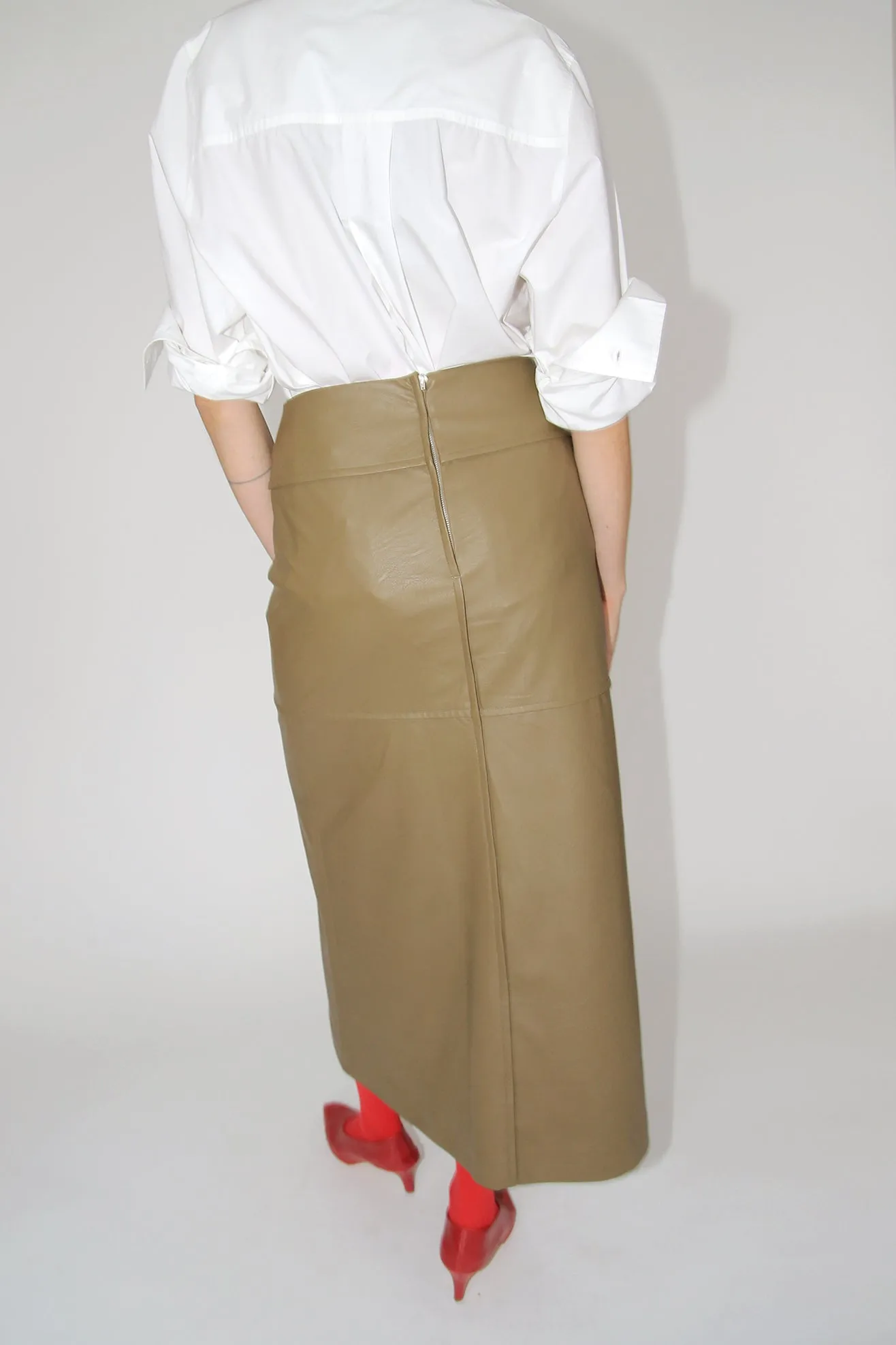 MR. LARKIN, Anja Skirt, Olive