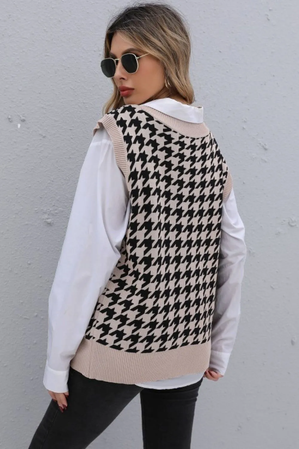 Women Houndstooth V-Neck Knit Vest