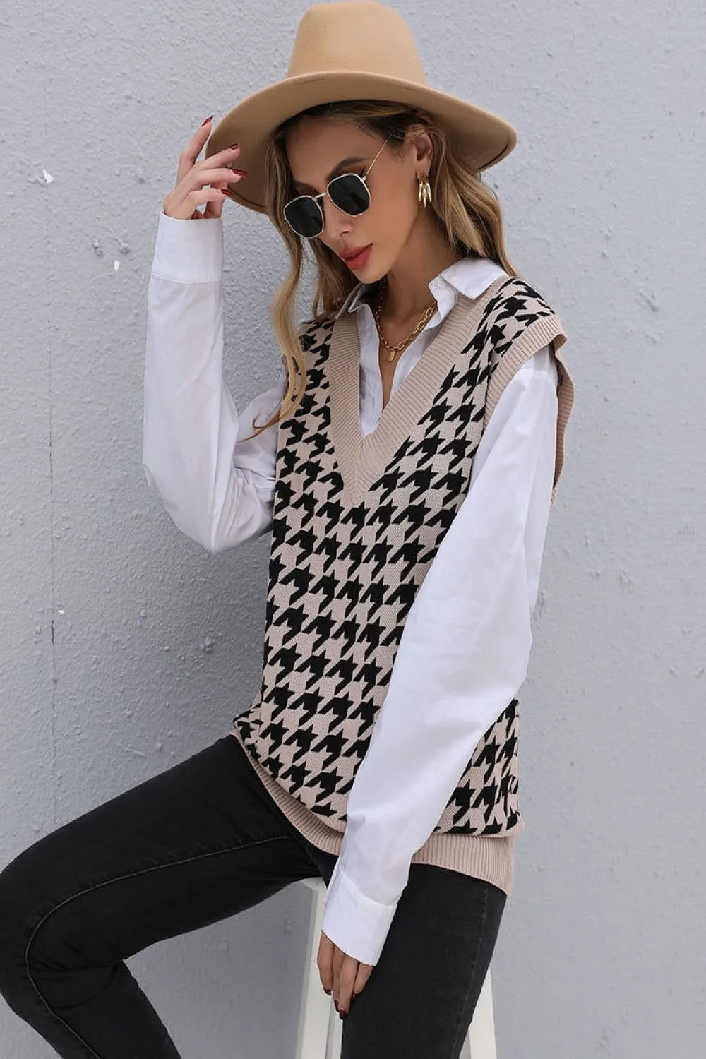 Women Houndstooth V-Neck Knit Vest