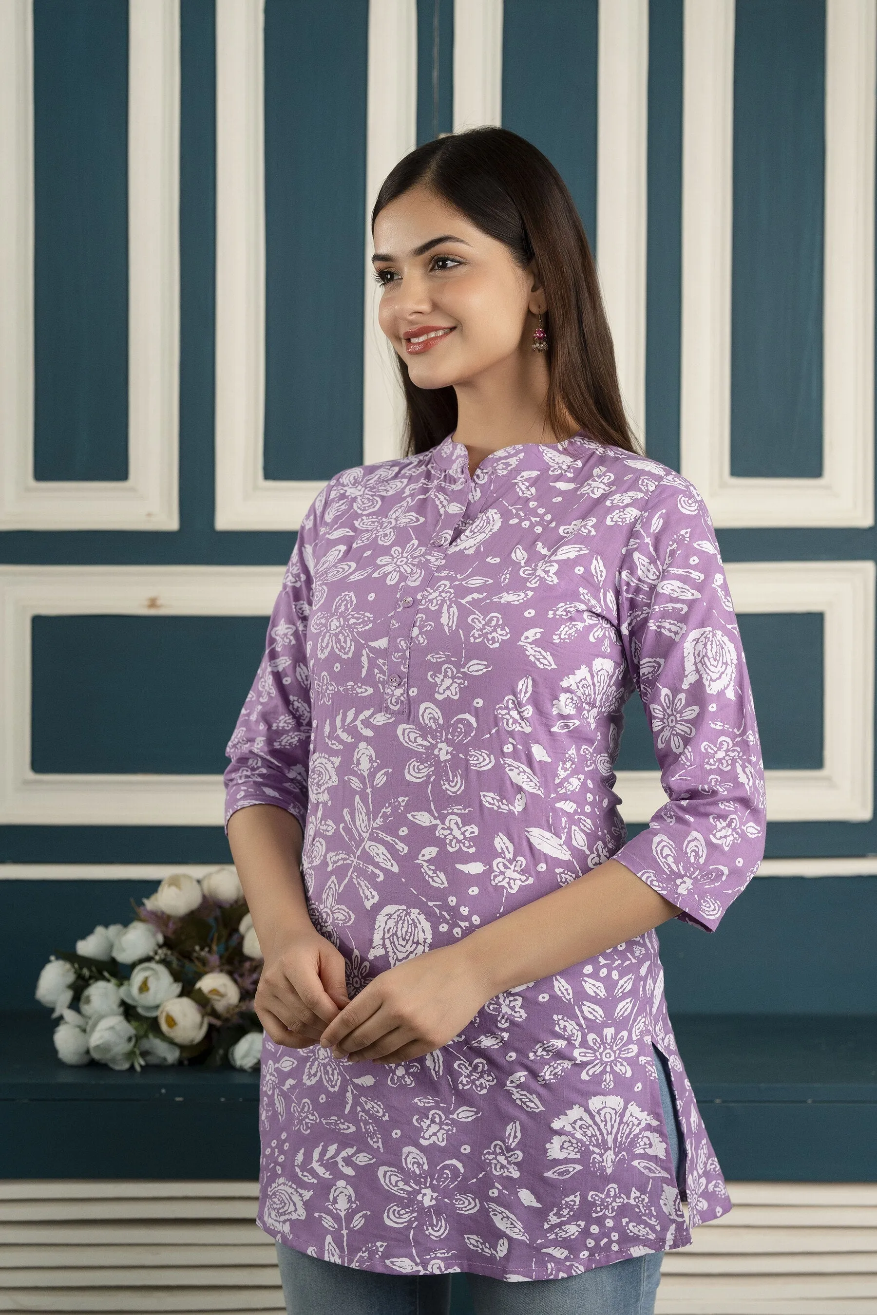 Women Purple Straight Tunic With Three Quarter Sleeves